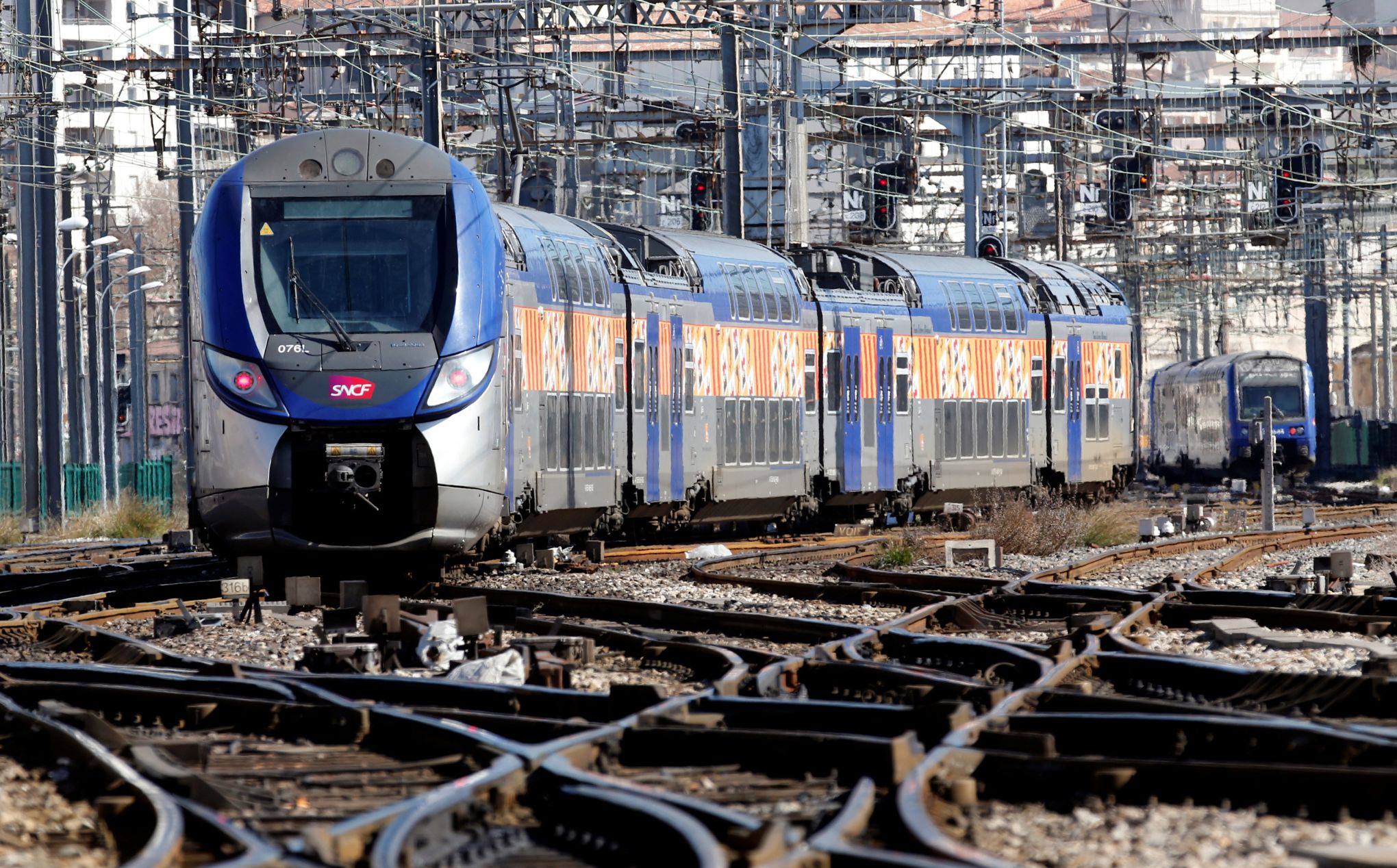 SNCF: les syndicats appellent à une grève de 36 jours répartis sur trois mois - Le Figaro